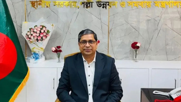 নির্ধারিত সময়ে অফিসে প্রতিমন্ত্রী, ৯টা বাজতেই বন্ধ গেট