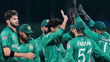 সেমিতে খেলতে পাকিস্তানের সামনে যে সমীকরণ সেমিতে খেলতে পাকিস্তানের সামনে যে সমীকরণ