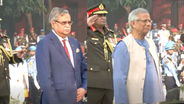 শিখা অনির্বাণে রাষ্ট্রপতি-প্রধান উপদেষ্টার শ্রদ্ধা