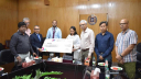 বীমা নিষ্পত্তির চেক পেলেন রাবির প্রয়াত শিক্ষকের স্ত্রী
