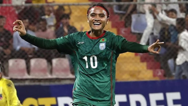 তিন ম্যাচে নিষিদ্ধ হয়েও সেরা সাগরিকা
