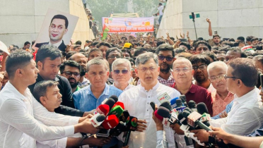 ‘ফ্যাসিবাদবিরোধী ঐক্য অটুট রাখতে চায় বিএনপি’ ‘ফ্যাসিবাদবিরোধী ঐক্য অটুট রাখতে চায় বিএনপি’
