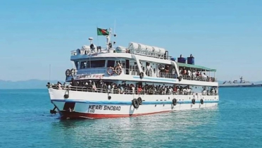 সহস্রাধিক পর্যটক নিয়ে সেন্টমার্টিনের পথে তিন জাহাজ