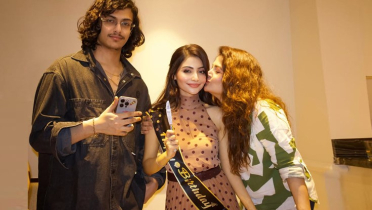 ‘বোনের’ মত হবু পুত্রবধূর জন্মদিনে শ্রাবন্তী ‘বোনের’ মত হবু পুত্রবধূর জন্মদিনে শ্রাবন্তী