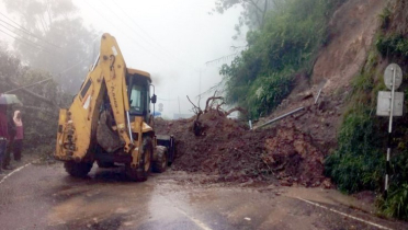 শ্রীলঙ্কায় ভয়াবহ বন্যা-ভূমিধসে কমপক্ষে ৫৬ জনের মৃত্যু