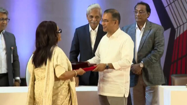 একুশে পদক তুলে দিলেন প্রধানমন্ত্রী একুশে পদক তুলে দিলেন প্রধানমন্ত্রী