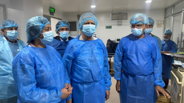 খালেদা জিয়াকে দেখতে হাসপাতালে প্রধান উপদেষ্টা