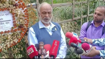 দেশের মানুষ রাজনৈতিক সংকটে সঠিক সিদ্ধান্ত নিয়েছে: মঈন খান