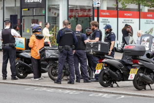 বাংলাদেশিসহ ৬০ জনকে ফেরত পাঠাচ্ছে যুক্তরাজ্য