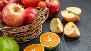 শীতে সর্দি-কাশি এড়াতে আপেল নাকি কমলা খাবেন? শীতে সর্দি-কাশি এড়াতে আপেল নাকি কমলা খাবেন?