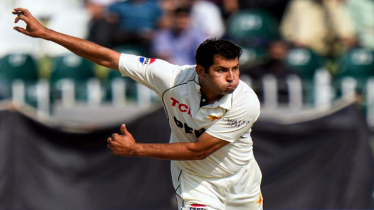 অভিষেকেই ৯২ বছরের রেকর্ড ভাঙলেন আসিফ আফ্রিদি