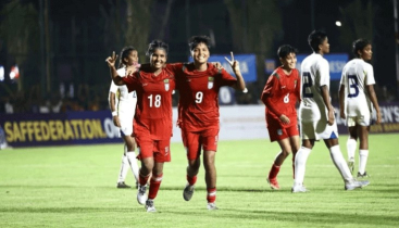 শ্রীলঙ্কাকে ৫ গোলে হারিয়ে শিরোপার দ্বারপ্রান্তে বাংলাদেশের মেয়েরা