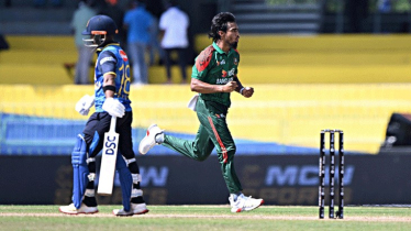 ৪ উইকেট হারিয়ে চাপে শ্রীলঙ্কা