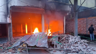 সাবেক এমপি নুর উদ্দিন চৌধুরীর পোড়া বাড়িতে ফের আগুন