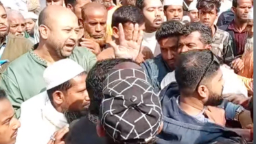 ছাত্রদল-বিএনপি নেতাকর্মীদে তোপের মুখে ব্যারিস্টার ফুয়াদ ছাত্রদল-বিএনপি নেতাকর্মীদে তোপের মুখে ব্যারিস্টার ফুয়াদ