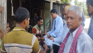 ফুলবাড়ীতে এবি পার্টির গণসংযোগ-লিফলেট বিতরণ