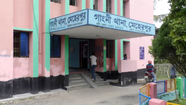 দাঁড়িয়ে থাকা ট্রাকে মাইক্রোবাসের ধাক্কা, নিহত ৩