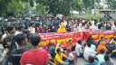 বেতন-ভাতার দাবিতে গার্মেন্টস শ্রমিকদের কাকরাইল মোড় অবরোধ