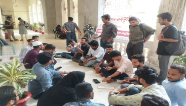 জকসুর দাবিতে জবি শিক্ষার্থীদের ‘ব্রেক দ্য সাইলেন্স’ কর্মসূচি