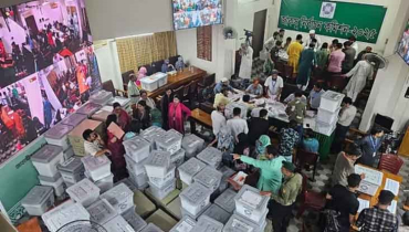 শেষ হলো জাকসুর ভোট গণনা, ফলাফল বিকেলে