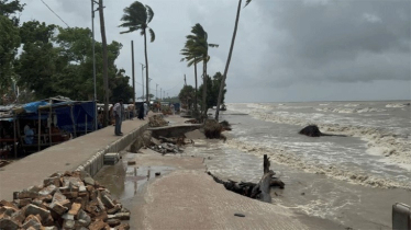 উদ্বোধনের আগেই সাগরে বিলীন ৫ কোটি টাকার মেরিন ড্রাইভ