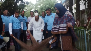 জুলাই শহীদদের স্মরণে কুড়িগ্রামে পরিচ্ছন্নতা কর্মসূচি
