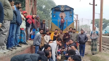 তারেক রহমানের প্রত্যাবর্তনে বিশেষ ট্রেন না পাওয়ায় রেলপথ অবরোধ
