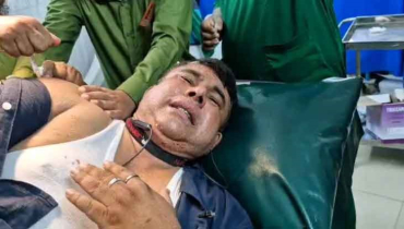 সংবাদ সংগ্রহে গিয়ে সন্ত্রাসী হামলায় ৫ সাংবাদিক আহত