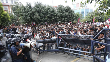 নেপালে বিক্ষোভ দমনে সেনা মোতায়েন, নিহত ৬
