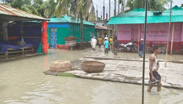 নোয়াখালীর নিম্নাঞ্চল প্লাবিত, ভাঙন হুমকিতে শতাধিক বাড়িঘর