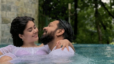বৃষ্টিতে সুইমিংপুলে তাহসান-রোজার উষ্ণতা
