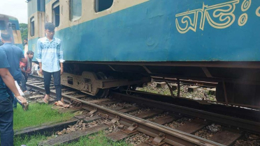 বিমানবন্দর এলাকায় ট্রেন লাইনচ্যুত