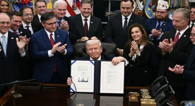 মার্কিন ইতিহাসের দীর্ঘতম সরকারি শাটডাউনের অবসান ঘটল মার্কিন ইতিহাসের দীর্ঘতম সরকারি শাটডাউনের অবসান ঘটল