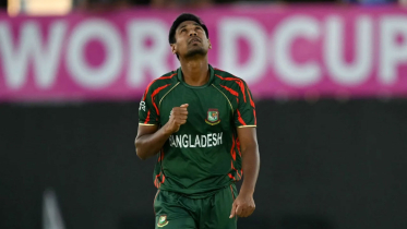 ৯ কোটি ২০ লাখে কলকাতায় মুস্তাফিজ ৯ কোটি ২০ লাখে কলকাতায় মুস্তাফিজ