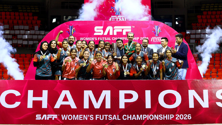 ছাদখোলা বাসে ঘরে ফিরবেন সাবিনারা