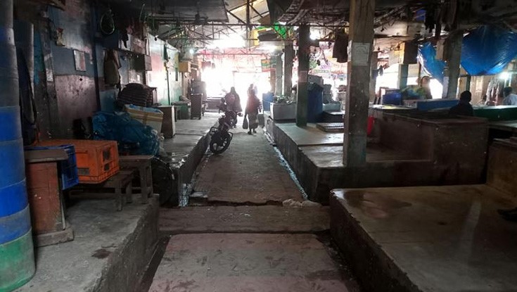 চাঁদাবাজির প্রতিবাদে মাছ ব্যবসায়ীদের ধর্মঘট