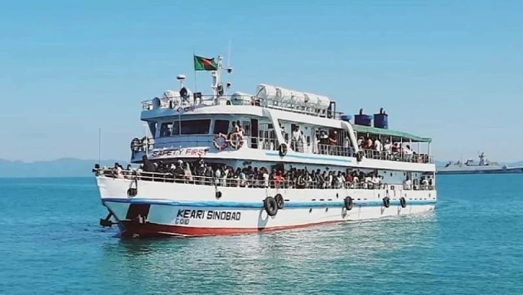 সহস্রাধিক পর্যটক নিয়ে সেন্টমার্টিনের পথে তিন জাহাজ