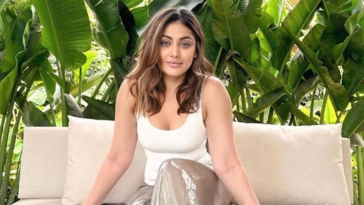 বলিউডের ‘কাঁটা লাগা’ শেফালি আর নেই বলিউডের ‘কাঁটা লাগা’ শেফালি আর নেই