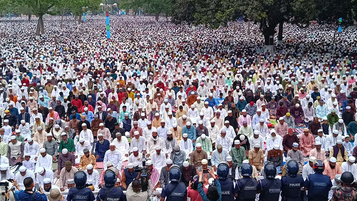 ঐতিহাসিক শোলাকিয়া ঈদগাহ ময়দানে ঈদের জামাত
