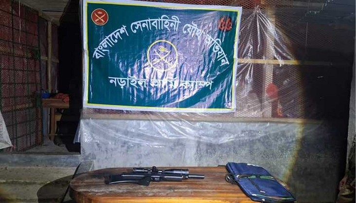 সেনাবাহিনীর অভিযানে নড়াইলে স্নাইপার রাইফেল উদ্ধার