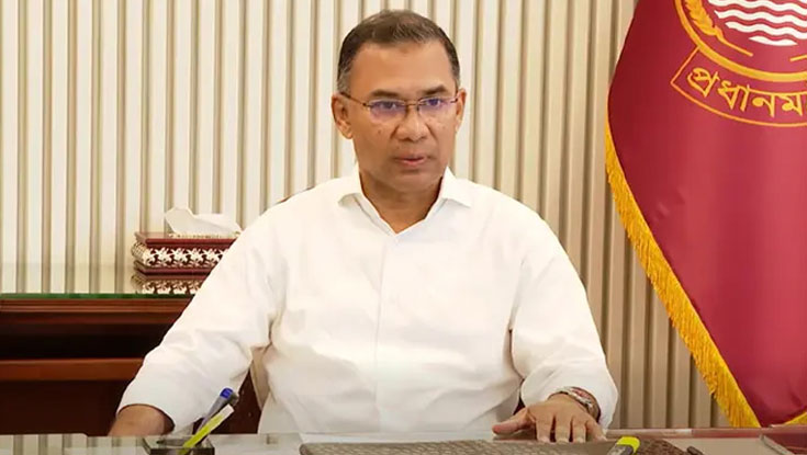 বাড়ির দরজা খুলে প্রধানমন্ত্রী বললেন, ‘চলেন যুদ্ধে যাই’ 