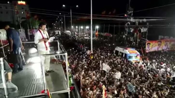 পদদলিত হয়ে নিহত বেড়ে ৩৯, থালাপাতিকে গ্রেফতার দাবি