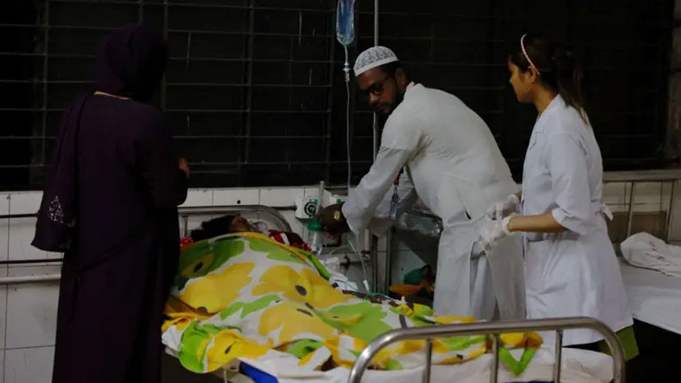 মাইলস্টোন ট্রাজেডি: ভারতীয় চিকিৎসক দল ঢাকায় মাইলস্টোন ট্রাজেডি: ভারতীয় চিকিৎসক দল ঢাকায়