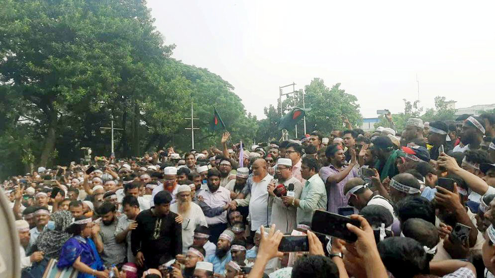 সরকার বাড়িভাড়া ৫ শতাংশ দিতে রাজি, নারাজ শিক্ষকরা সরকার বাড়িভাড়া ৫ শতাংশ দিতে রাজি, নারাজ শিক্ষকরা