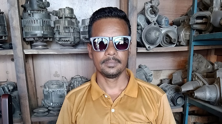 বগুড়ায় ট্রাক ব্যবসায়ীকে গলা কেটে হত্যা