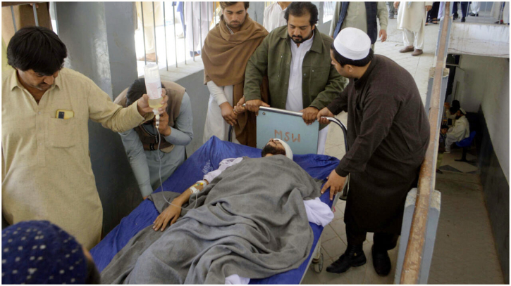 পাকিস্তানে বোমা বিস্ফোরণ-গুলিতে নিহত ১৭