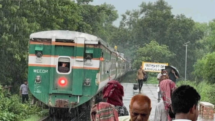 ব্রাহ্মণবাড়িয়ায় ট্রেনের ৬ বগি বিচ্ছিন্ন, ঢাকা-চট্টগ্রাম যোগাযোগ বন্ধ