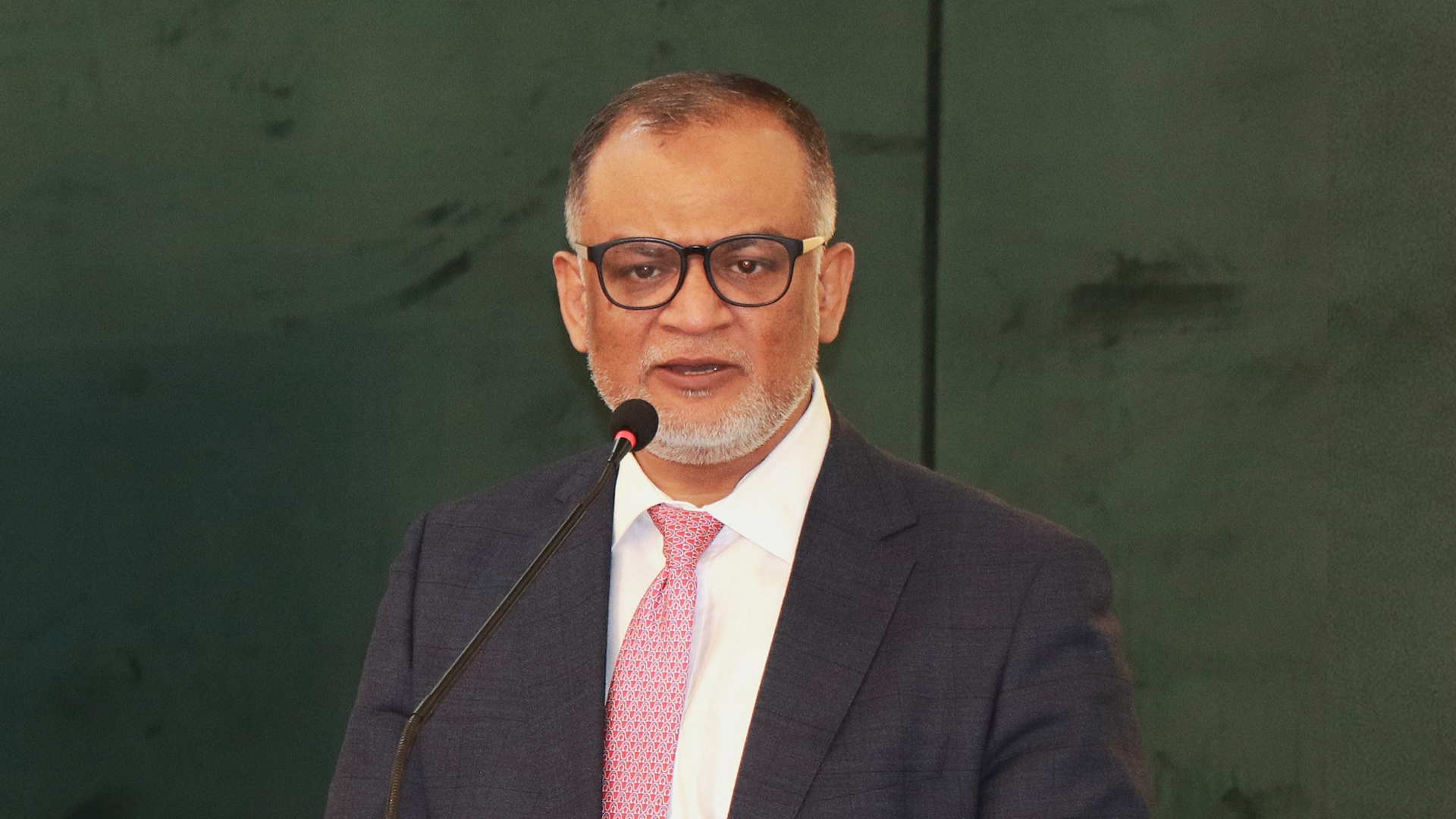 ‘ভোজ্যতেলের দাম সরকার বাড়ায়নি’ ‘ভোজ্যতেলের দাম সরকার বাড়ায়নি’