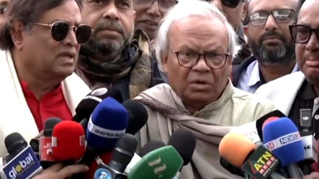 তারেক রহমান দেশের যেকোনো আসন থেকে নির্বাচন করতে পারেন: রিজভী