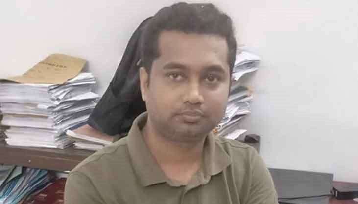 ভারত সীমান্তে ঢাকা দক্ষিণ ছাত্রলীগ নেতা গ্রেফতার ভারত সীমান্তে ঢাকা দক্ষিণ ছাত্রলীগ নেতা গ্রেফতার